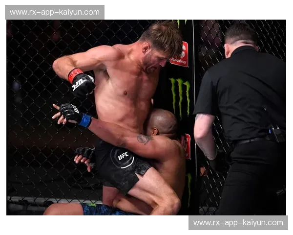 丹尼尔·科米尔vs:UFC传奇的史诗对决与不朽之路 丹尼尔·科米尔vs:UFC传奇的史诗对决与不朽之路